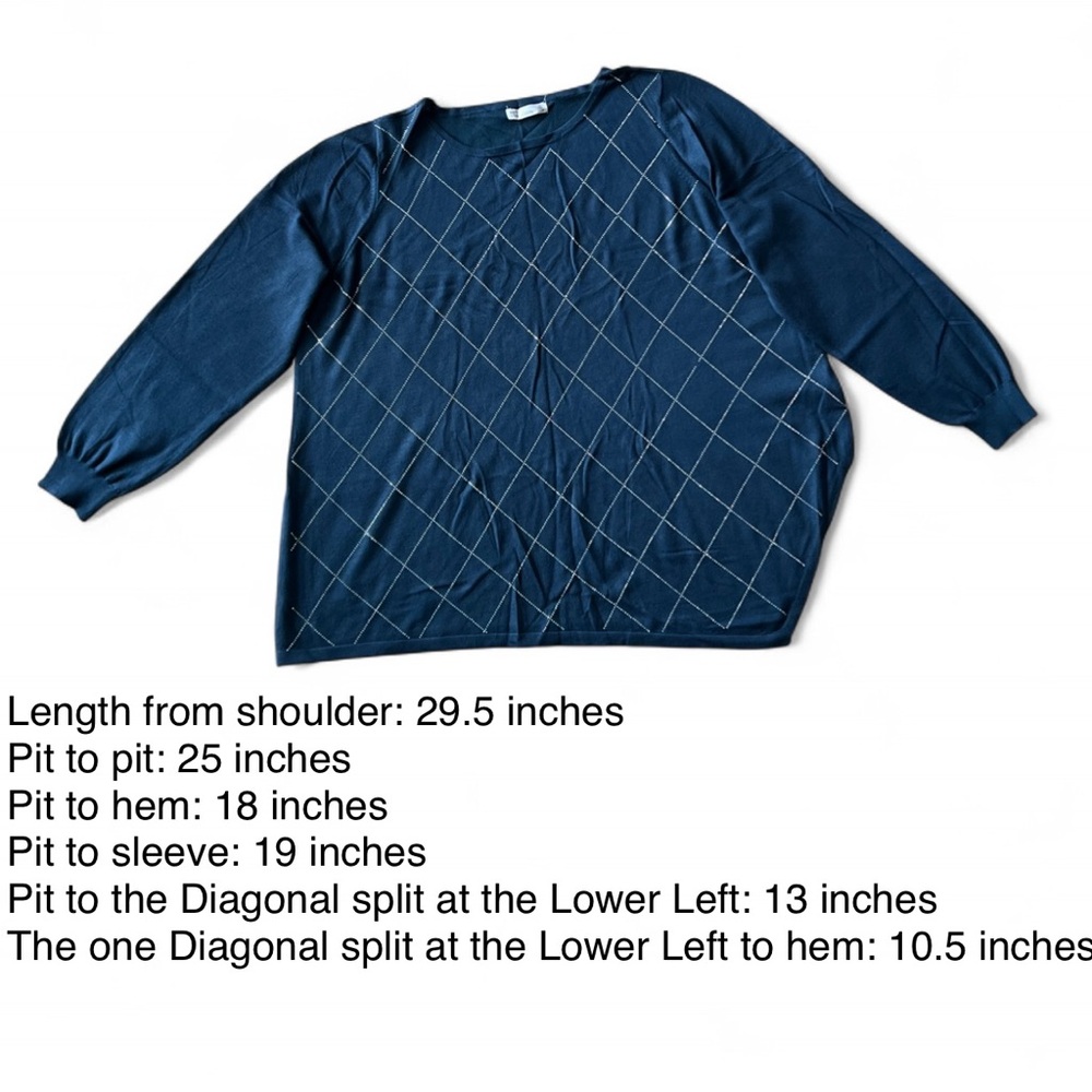 89th & Madison Navy Blue Diamond Pattern Top